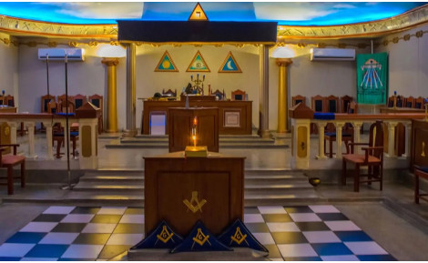 Decoração do Templo no REAA – Toalhas, Franjas e Galões Decoração do Templo no REAA – Toalhas, Franjas e Galões